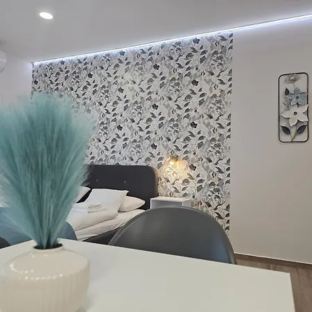 Nature Spring Deluxe Apartmants 佐洛卡罗斯