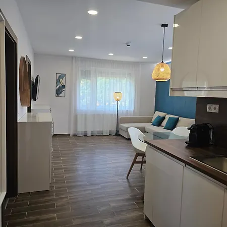 Nature Spring Deluxe Apartmants 佐洛卡罗斯